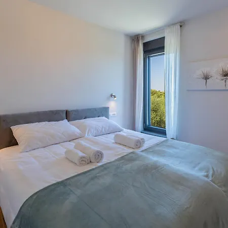Villa Camino For 6 People Near Fazana With Sea View & Only 700 Meters From The