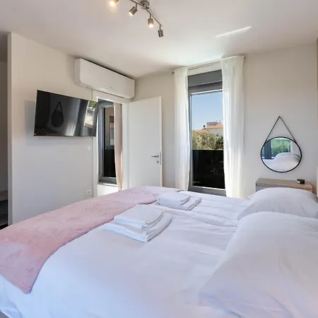 Camino For 6 People Near Fazana With Sea View & Only 700 Meters From The