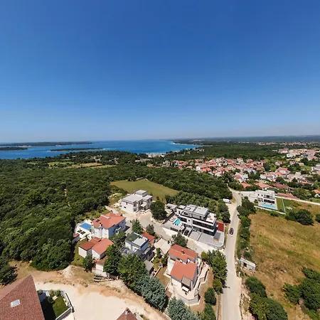 Villa Camino For 6 People Near Fazana With Sea View & Only 700 Meters From The